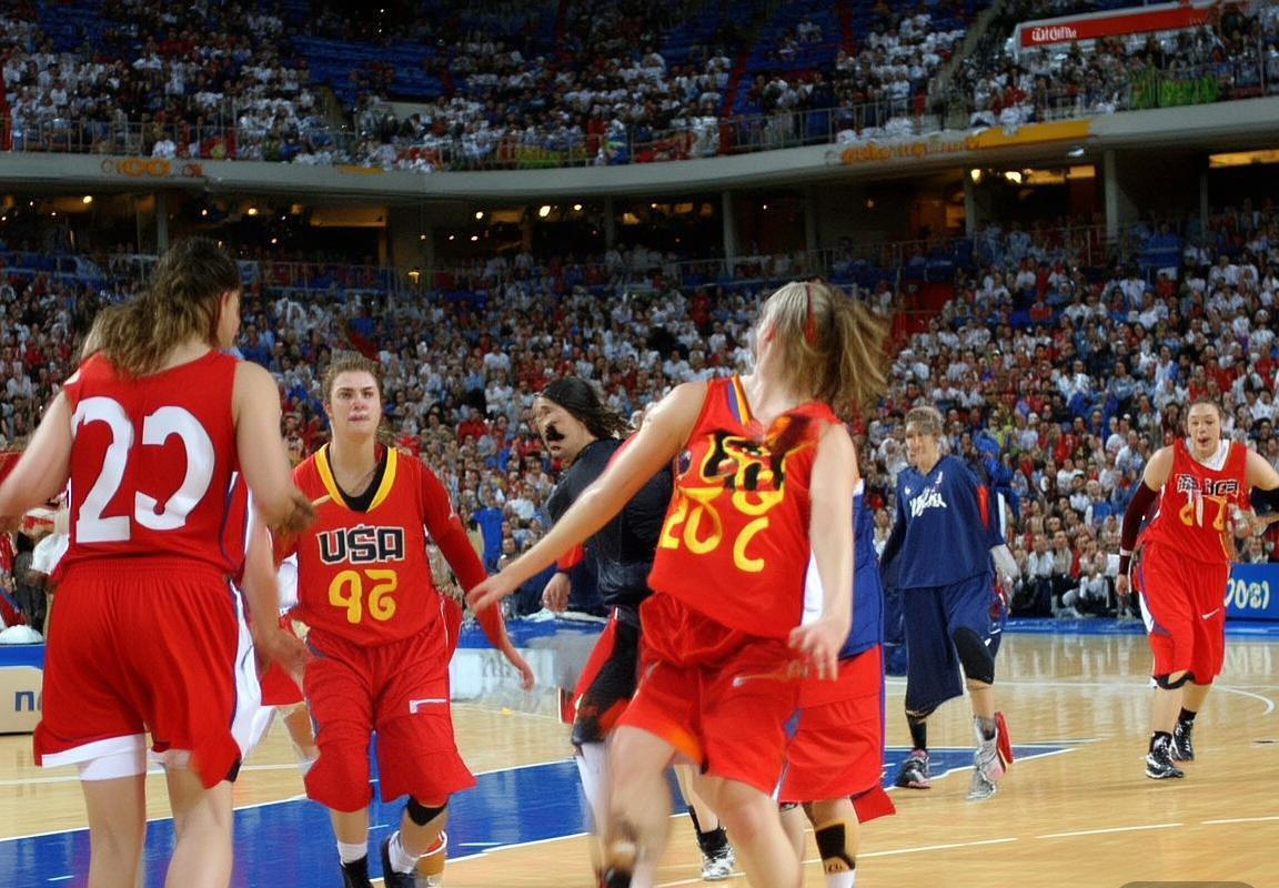 2008年北京奥运会女篮巅峰对决:美西之